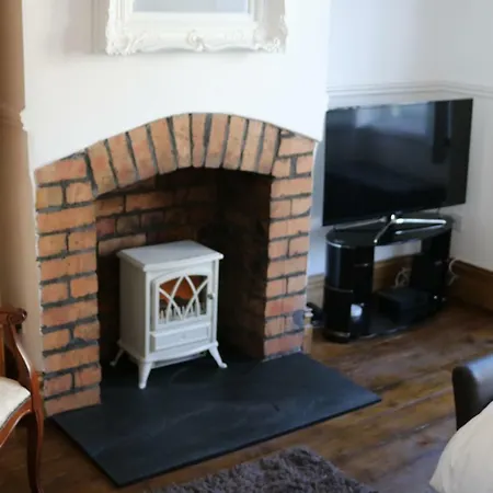 Luxury Victorian Garden Sleeps 8 Apartment Bristol