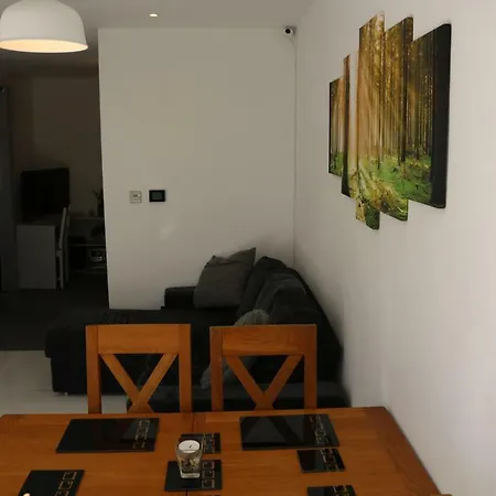 Apartment Luxury Victorian Garden Sleeps 8
