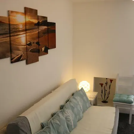 Luxury Victorian Garden Sleeps 8 Bristol