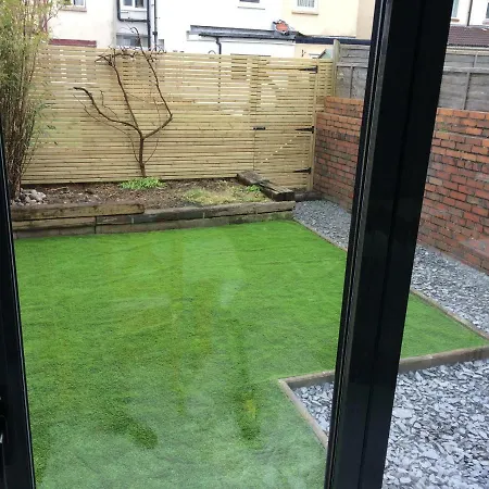 Luxury Victorian Garden Sleeps 8 * Bristol